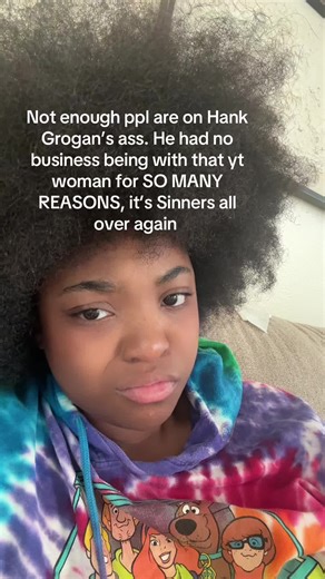 If IT wasn’t a thing, he still risked his own life to be with a yt woman during those times and I’m not the one to tell someone else what their life is worth but to do that knowing you have a black child that depends on you is CRAZY. All those black ppl stood by him and it was HER who tipped them off. Also, didn’t expect this show to be so racially triggering 😭 #welcometoderry🎈 #IT #derry #HBO #pennywise🎈