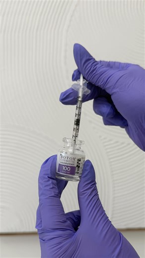 Ashley Louise Lasco, PA-C 💉 on Instagram: "From anatomy to natural results …we teach it all. Welcome to Botox Basics 💉✨ • • Training academy @aesthetic_academy.co MORE INFO: LINK IN BIO All courses are instructed by @injectionsby_ashleylouise @abigailjessie_np 🗓️ MARK YOUR CALENDERS NOVICE NEUROTOXIN FRIDAY I DECEMBER 19, 2025 Attendee Requirements Must be licensed as: Nurse (RN, NP) Physician Assistant (PA) Doctor (MD, DO) Dentist (DDS) • • #botox #botoxinjections #cosmeticinjector #cosmetic