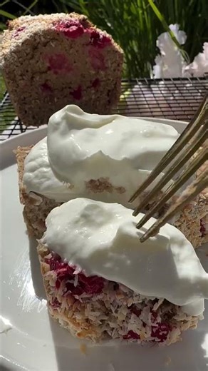 Fluffiges Raffaello Himbeer Bananenbrot...#food #cooking #shorts #vegan #rezept