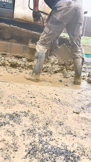 720K views · 5K reactions | Ac blasting the muddiest running gear ever with Equip2clean’s mighty 25 lpm gorilla #WashOn #partnership #ambassador  | Aqua Cleanse | Facebook