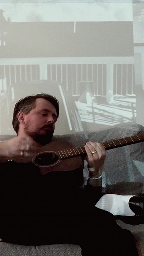 Just as we bask in the light, the pendulum of the moon’s path must swing back into the dark where insecurities and anxiety thrives. We can’t have light without the dark. This is ‘Bloodshot’. Stream it everywhere now 🌘🌑🌒 | TENDER