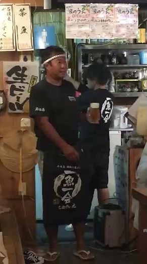 🍺ビール一気飲み🍺 日本最速男かも 沖縄・石垣島 居酒屋【一魚一会】 Bottoms up