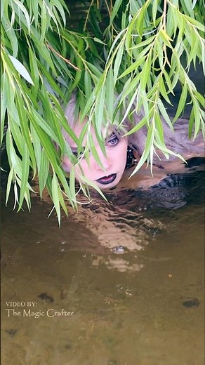 The mermaid under the willow tree 🌿🍃