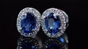 Wear "Something Blue" on your wedding day. 💙💙💙 Oval shaped blue sapphire with diamond halo earrings and ring in 14karat white gold setting. ✨✨✨ | Viera Jewelry Ph