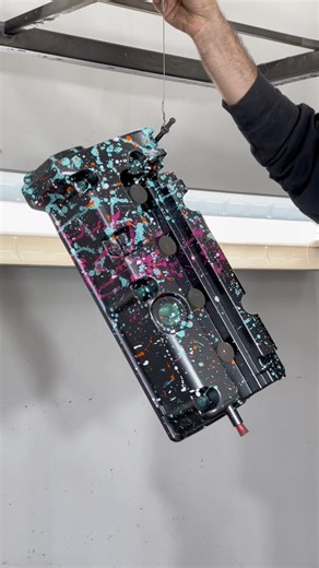 Who's a fan of the splatter !? . #rorodesigns #kseries #valvecover #graffiti #powdercoat #powdercoating | RoRo Designs Powder Coating