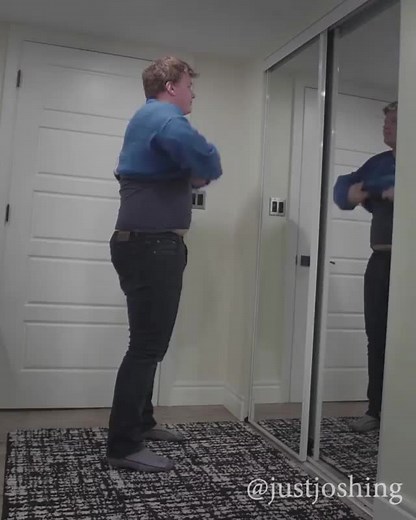 Domestika on Instagram: "Joshua Drury (@justjoshing) is a content creator who, through editing and visual effects, has brought these fun videos to life. Using himself as a model, he has fragmented, dismembered, disappeared and deflated. Follow his Instagram to see more of his incredible work. #visualeffects #postproduction #inspiration #domestika . . Joshua Drury (@justjoshing) es un creador de contenido que a través de edición y efectos visuales ha dado vida a estos divertidos videos en los que