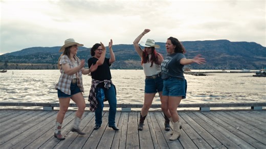 🌟 CONTEST CLOSED 🌟 🎶✨ ENTER TO WIN TICKETS & PRIZE PACK TO CCMA HOUSE: LIVE AT WATERFRONT PARK! ✨🎶 You and three friends could win this unforgettable experience. Don’t miss one of the most exciting country music events of the year! 🚨 @ccmaofficial House: Live at Waterfront Park brings country music’s top acts together on one stage in high-energy, fast-paced sets. It’s your chance to see more artists in one weekend than anywhere else. Prize Package Includes: 🎟️ 4x Weekend Tickets to CCMA Ho