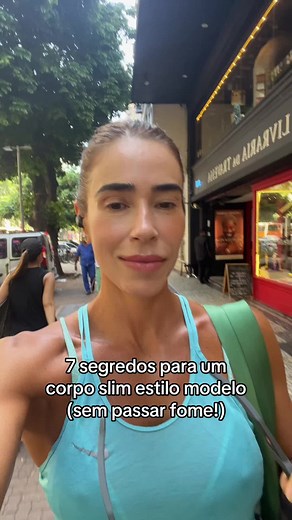 📌 Já salva ! Aqui estão os ajustes exatos para chegar lá! 👇🔥 🥗 1. Volume alimentar inteligente! Coma alimentos volumosos e de baixa caloria para saciedade sem exageros: ✅ 200g de vegetais folhosos por refeição 🥬 ✅ 100g de proteína magra (frango, peixe, tofu) 🐟 ✅ ½ xícara de carboidrato complexo (batata-doce, quinoa) 🍠 🍵 2. Chá verde e cafeína na medida! A cafeína e os polifenóis do chá verde aceleram a queima de gordura: ✅ 2 a 3 xícaras de chá verde ao dia 🍵 ✅ 100mg a 200mg de cafeína (