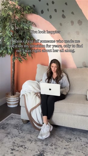 Brandi Merritt on Instagram: "That intuition game strong AF now tho 💁🏻‍♀️"