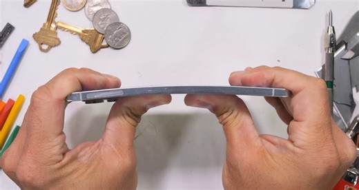 Galaxy S25 Edge Survives Brutal Bend Test Despite Ultra-Thin 5.8mm Design, As YouTuber Proves Titanium Frame Holds Up Without Structural Damage Under Extreme Pressure