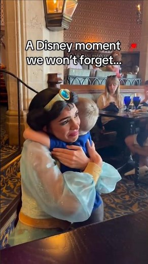 😭Most Emotional Disney Princess Hugs EVER #disneyprincess #disneyadults