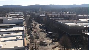 Here’s a live look at Main Street in Hendersonville, North Carolina. The city will hold its annual Apple Rise here tonight to celebrate the new year. Learn more: https://wlos.com/news/local/hendersonville-2026-apple-rise-historic-courthouse-main-street-hours-new-years-eve | WLOS ABC 13