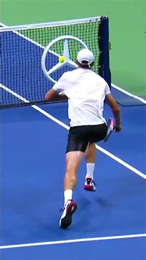 Djokovic's athleticism is NO JOKE!