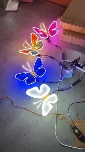 Giant LED Butterfly(16”/24”) – Automatic Flapping Wings, Light up Fluttering Butterfly for Christmas Tree Topper, Xmas Decoration - Etsy