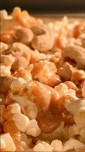 How to make the Best Caramel Popcorn at Home🍿 #caramelpopcorn
