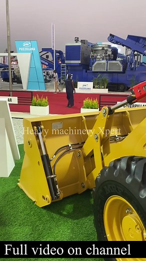 193K views · 3.3K reactions | New cat backhoe loader 424B 2024 BS5 | Narayan Jadhav | Facebook