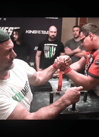 Schoolboy has leveled up 💪🔥🔥 #biceps #strong #armwrestling #armwrestlingworkout #edit #motivation