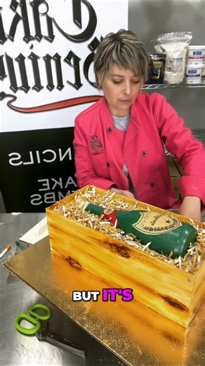 2.8K views · 18 reactions | Full Free Tutorial - Link in Bio 蝹 This cake looks more complicated than it is, which is the our favorite kind! Get ready to bask in all the credit! This cake is perfect for any party. Tag a friend who would love this! #evilcakegenius #woodcratecake #partycake #cakedecorating #easycake #baking | Evil Cake Genius | Facebook