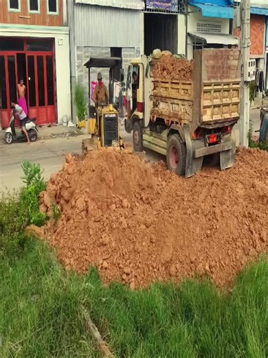 Komatsu's Power in Land Filling Operations