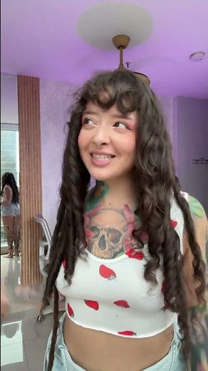 Types of people clapping