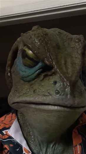 Best Halloween Mask 🐸