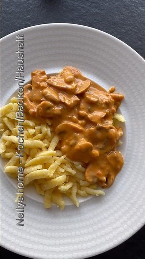 Jägersauce mit Spätzle 😋 eine super leckere vegetarische Soße #rezept #champignons #jägersoße