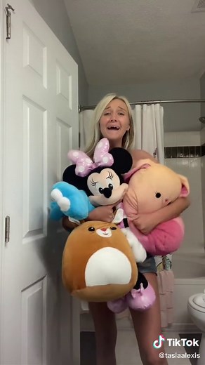 Won some cool prizes on the @Clawee app. Check it out, the link is in my bio! #clawee #claweepartner #squishmallow