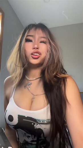 I don’t chase attention—I attract it #MagneticBeauty #SelfLoveVibes #GlamAndGrow #ConfidenceIsKey