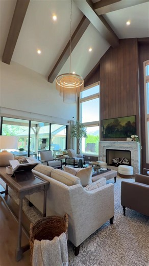 Sneak peek of Highland Glen Manor! Also, this one's for sale! Build @hawkstone homes Interior Design @Allison Campbell Design Architect @d_10_designs Video @paradeofhomesig @lindy.denny Featured @Utah Valley Parade of Homes