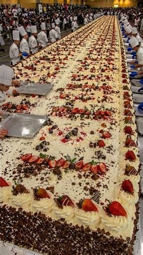 🎂 The World's Largest Cake! 😱