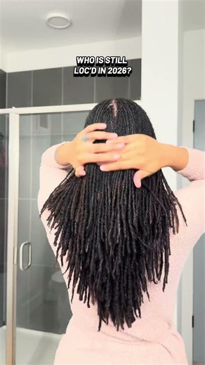 who is still here with me 😅#microlocs #locs #sisterlocks