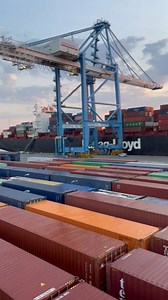 Spotted at the busy Port of Marseille Fos, France is containers as far as the eye can see and some quick working cranes by local docker, Julien. 📸 @ju_run13 #hapaglloyd #ALJASRAH #hapaglloydag #reels #containership #ships #maritime #containerships #vessels #camera | Hapag-Lloyd AG