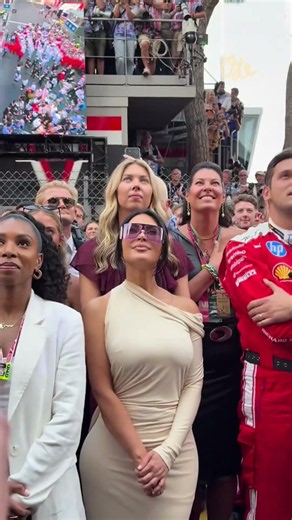 Kim Kardashian admire Lewis Hamilton sur le podium à Monaco 🏁✨ Kim Kardashian en train de suivre