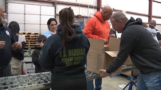Volunteers with Thanksgiving Heroes Cleveland loaded thousands of boxes of food at a warehouse in Westlake, preparing to send them to families in need. Read more: https://fox8.com/news/local-volunteers-preparing-thousands-of-thanksgiving-meals-for-families-in-need/ | Fox 8 News