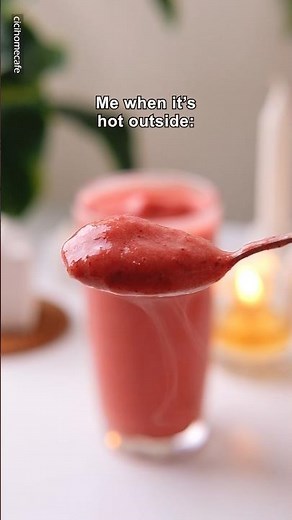 Icy Fruit Smoothie - Frozen Stawberry and Pineapple