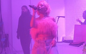 【听歌】Doja Cat-Like That(直播现场)