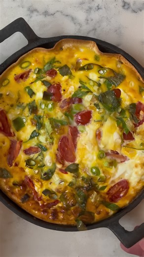 Life’s Good Kitchen on Instagram: "Here’s your new budget-friendly, protein-packed recipe! 🧀🥚 Say hello to Cottage Cheese Quiche! It's loaded with 27 grams of protein, thanks to the creamy cottage cheese and whole eggs. It's zero fuss, all baked in a simple tortilla crust. 😋💯 Cottage cheese is a good source of protein. It's affordable, has a light creamy texture, and easily adds protein to your daily meals. What’s your go-to cottage cheese recipe? 👩‍🍳 #LGKitchen #LifesGoodKitchen #Repost @