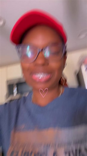 🤣🤣🤣 Junkanoo this year was stressful but fun! I love the fact that I know people from different Junkanoo groups and we can joke about things like this 🤣🤣🤣🤣 Yall she had me running in circles 🤣🤣🤣🤣 Classic Dancers will be better every year 🥰 by God’s grace. We watching & learning 🥰 #CSD PS I’m still not a content creator yet lol this simple video take me too long to make 🫠