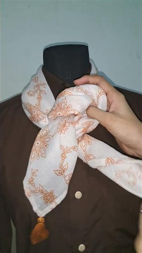 How to wear Trendy Summer Scarf | Womens Outfits tips #outfit #scarfing #wore #stylefinder