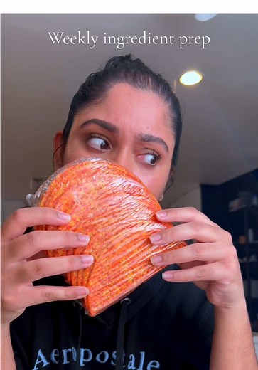 Ingredient prepping really has improved my life ngl…Also, every meal is at least four portions so it serves us for both lunch and dinner. #cookingtips #mealprep #foodprep #mealideas