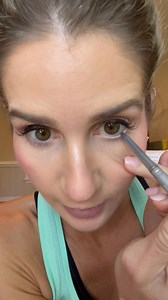 Watch Clinique Quickliner eyeliner review, shade 01 new black on Amazon Live