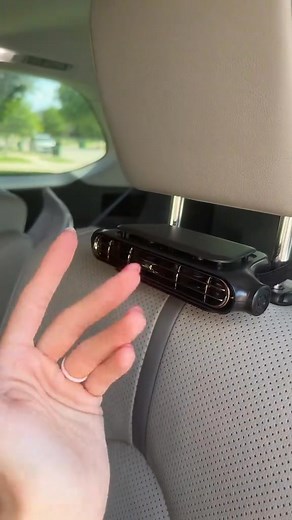 🚗 Bladeless Car Headrest Cooling Fan – USB Adjustable Speed! ❄️ Beat car heat with this safe, convenient fan—perfect for drives in hot weather! ✅ Bladeless design (safe for kids/pets, no hair entanglement) 🛡️✅ USB plug-in (easy to power, compatible with car chargers) 🔌✅ Speed adjustable (customize airflow for cool comfort) ⚡ Grab your car cooling essential—stay refreshed on the go! 👇#CarCoolingFan #BladelessCarFan | Nadine Parks