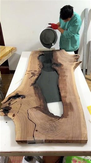 "Creating a Blue Wave Resin Table: Watch the Magic of Resin Pouring in Action"