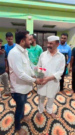 Sharjil Jindran on Instagram: "Kuch naam bole nahi jaate… unki pehchaan hi kaafi hoti hai. Galli se gaddi tak ka safar, khamoshi me bhi dabdaba. Yahan sirf power nahi, parampara aur wafadari chalti hai. Jo samajh gaya, wo apna. Jo nahi samjha… wo sirf sunta reh gaya. 👑 . . . . #RespectAboveAll #MumbaiLegacy #GalliSeRaj #BhaiLogVibes #OldSchoolPower #SilentAuthority #LegacyLivesOn #MumbaiStyle #NoNeedExplanation #AuraLevel"