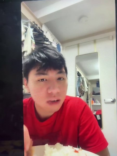 Supportive Kuya Inspires with Late Night Dinner