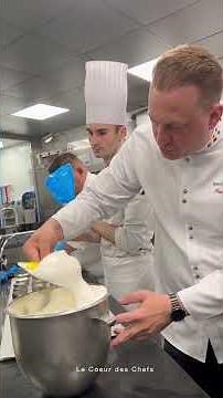 L'île flottante du restaurant Paul Bocuse, par le pâtissier Benoit Charvet 2023