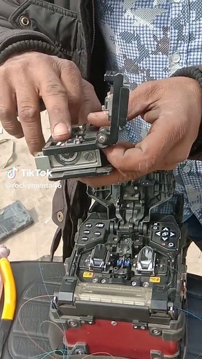 6 Core fiber Break 😉🤧 #fiberoptics #fiberinternet #100kviews✔️ #growthmyaccount #unfrezz😢👈myaccount😭🙏