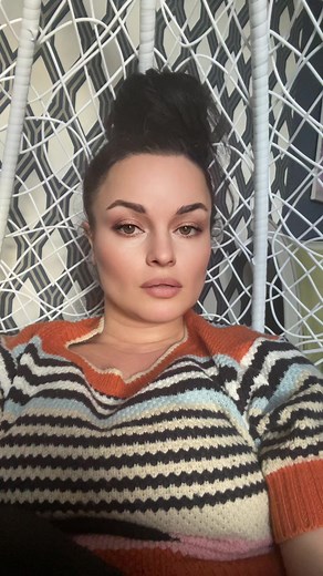 I wish I knew how to do make up.. I will def try though 😅. #beauty #makeup #beautyfilter #glamour #boldglamour #justforfun #makeuptutorial