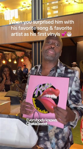 Surprising Oliver Twixt with Chaka Khan & Anita Baker Vinyls