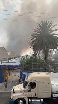 Large fire in industrial building in Tláhuac